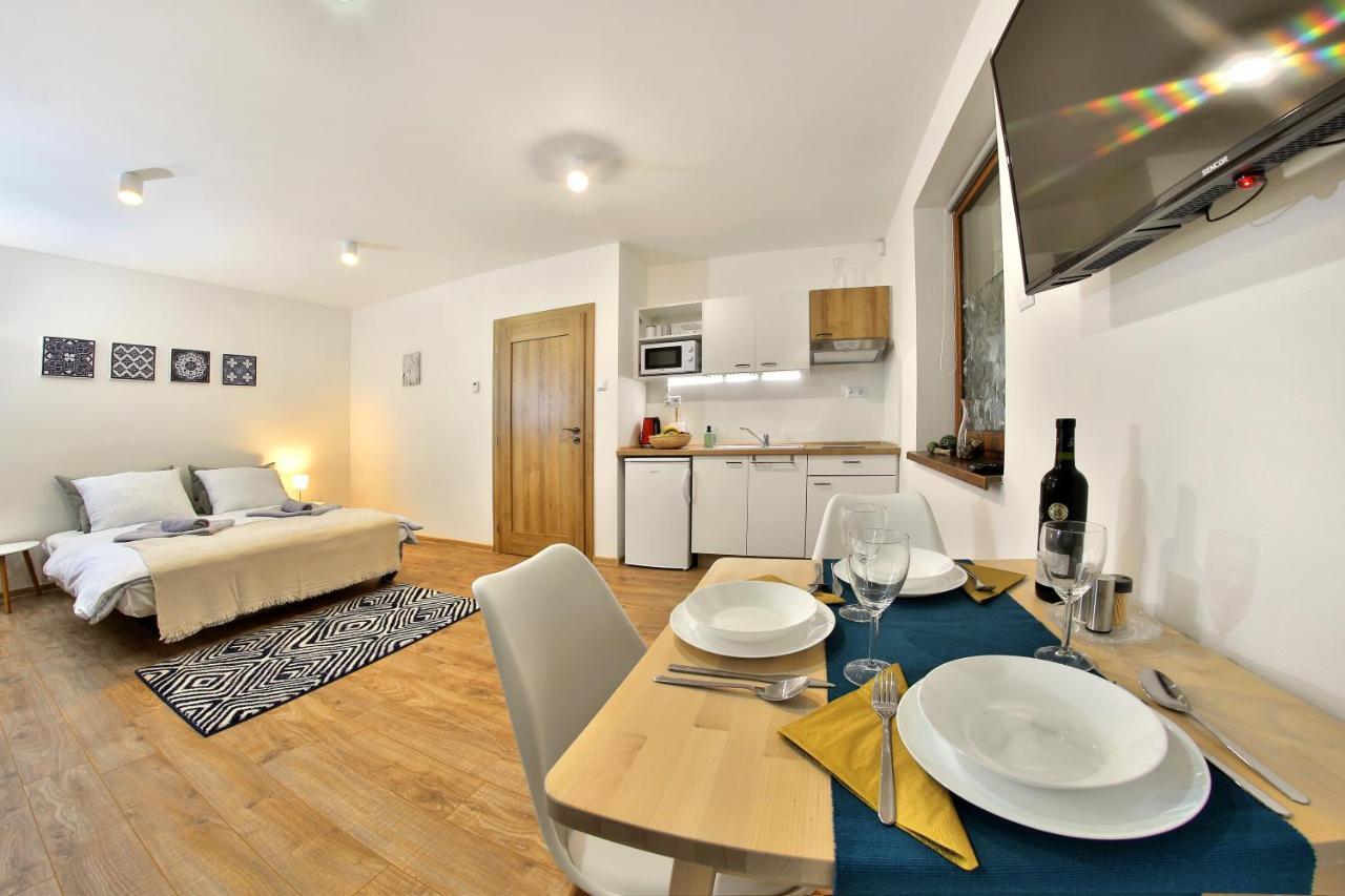 Kamilli Apartment เบเชนยอวา ภายนอก รูปภาพ